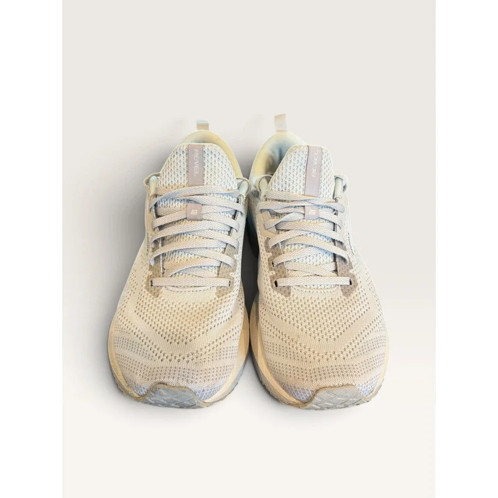 Brooks revel running